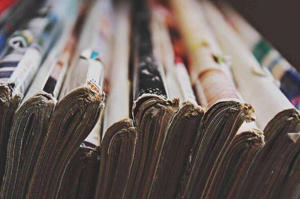 保险送的上门搭电和自己叫救援公司，汽车没电时选哪个